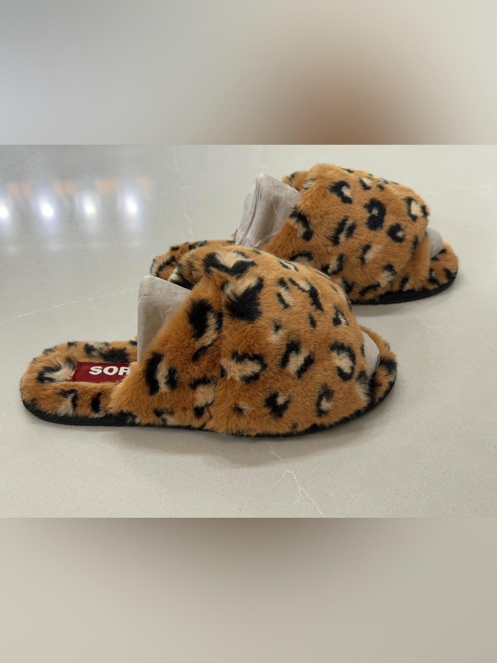 SOREL Go Mail Run Faux Fur Leopard Print Slippers Slides Size 7